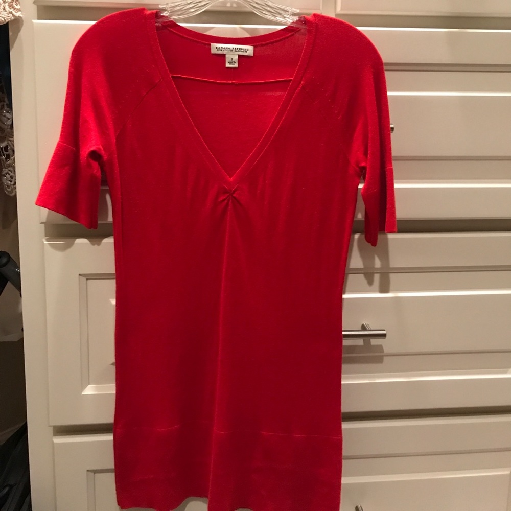 V- neck short sleeve tunic sweater